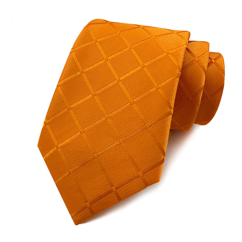 Smoking da uomo attillato con cravatta scozzese