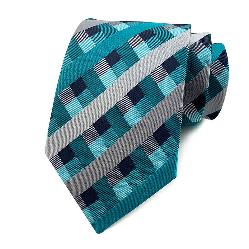 Smoking da uomo attillato con cravatta scozzese