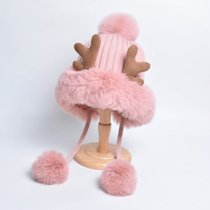 Cappello lavorato a maglia con pompon in corno di cervo da donna
