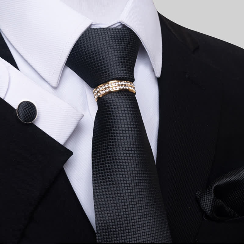 Set di 4 cravatte da uomo a micro-quadri con anello per cravatta