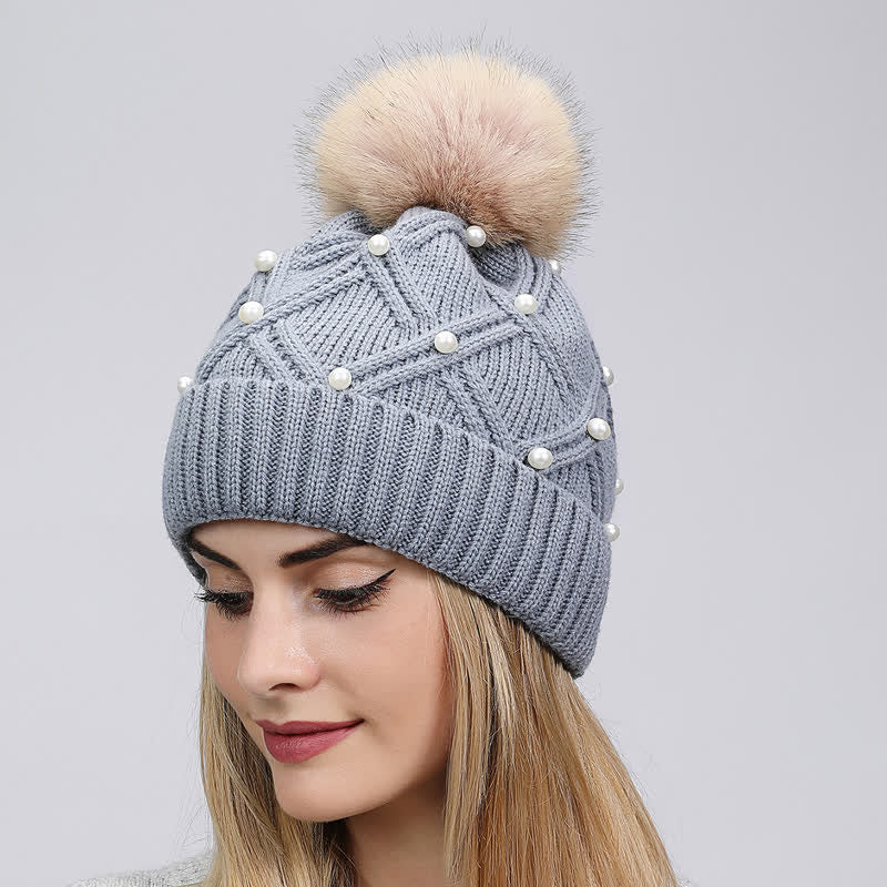 Cappello lavorato a maglia elasticizzata con pompon e perle carine da donna