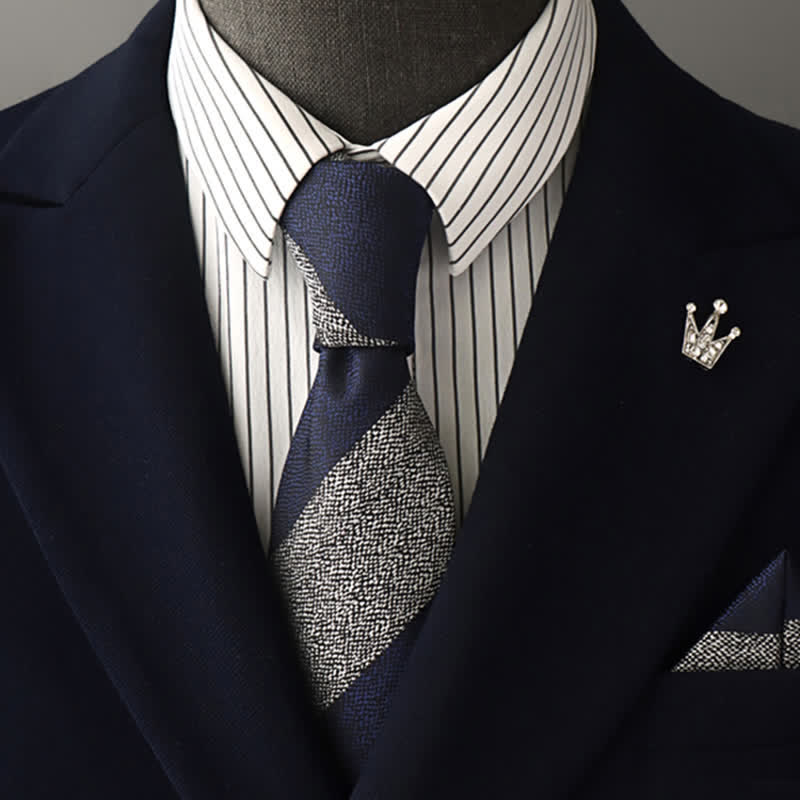 Cravatta a righe blu navy e grigie da uomo