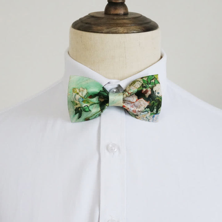 Papillon floreale da uomo con rose bianche e verde chiaro