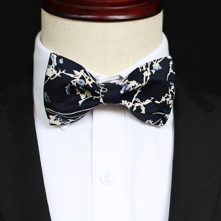 Papillon da uomo con graffiti blu navy e bianco