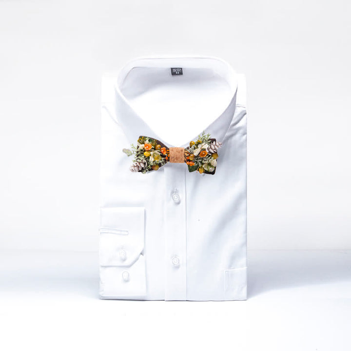 Papillon in legno vintage da uomo con bouquet di foresta