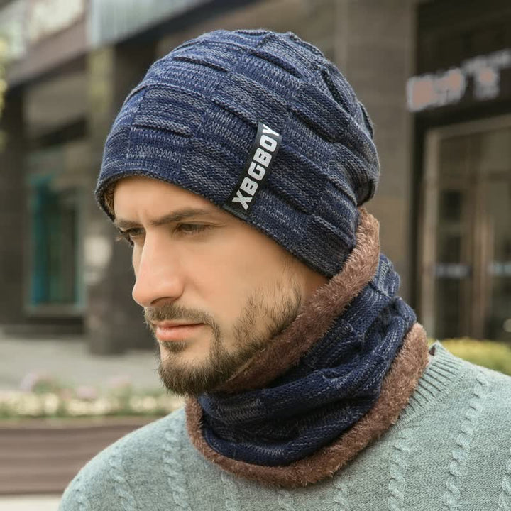Set berretto e sciarpa in maglia scozzese invernale