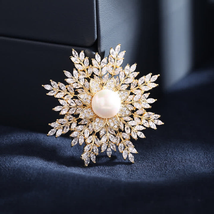 Spilla da donna con fiore di perle e fiocco di neve