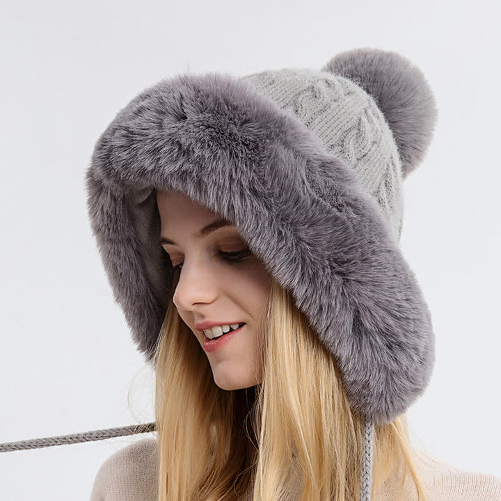 Cappello lavorato a maglia caldo e spesso con pompon tripli da donna