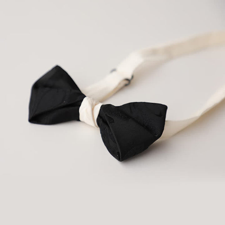 Papillon elegante da uomo nero abbinato bianco