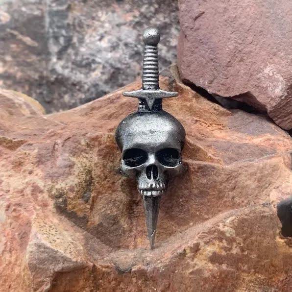 Spilla con teschio gotico retrò incredibile - Pugnale del teschio - image 7