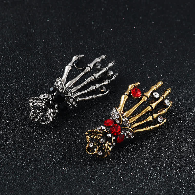 Spilla da uomo con strass a forma di dito scheletro