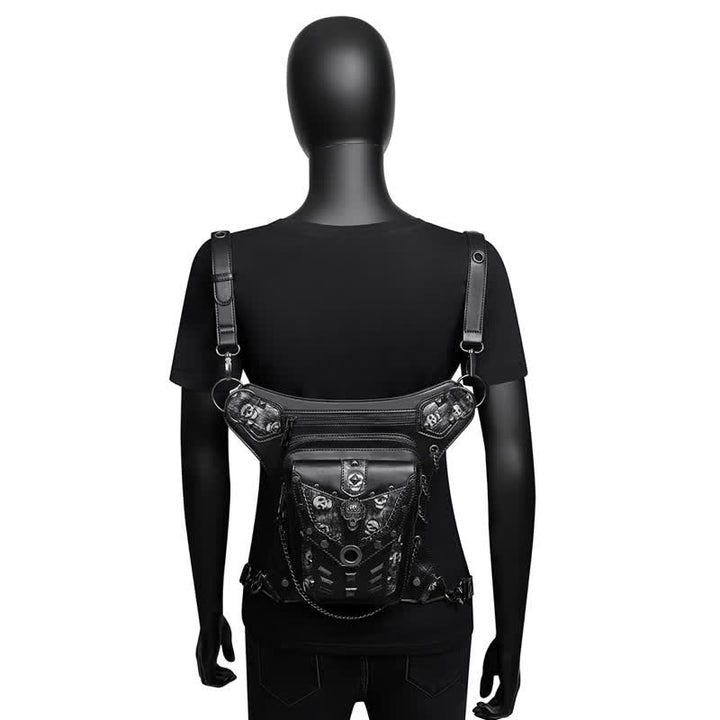 Borsa da gamba con catena Steampunk e decorazione a borchie con teschio