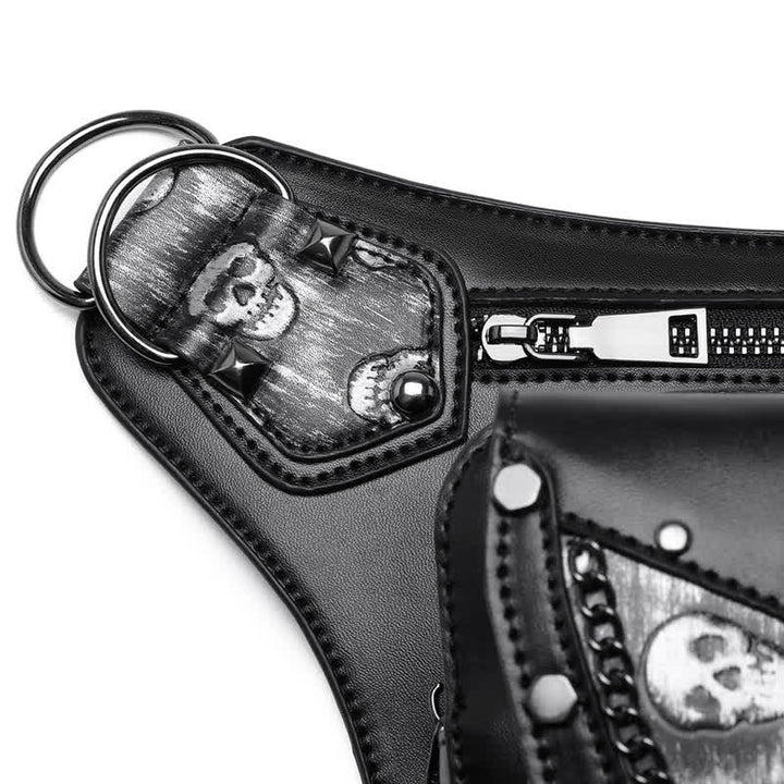 Borsa da gamba con catena Steampunk e decorazione a borchie con teschio
