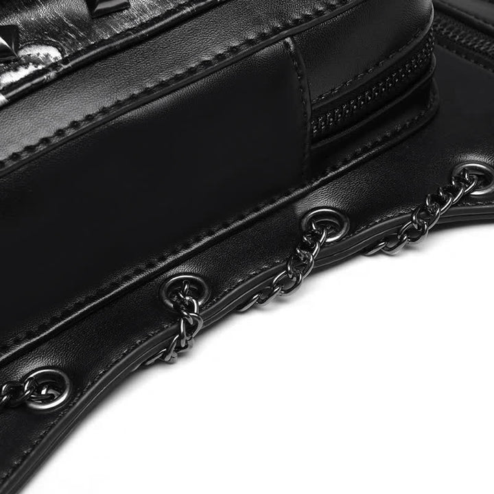 Borsa da gamba con catena Steampunk e decorazione a borchie con teschio