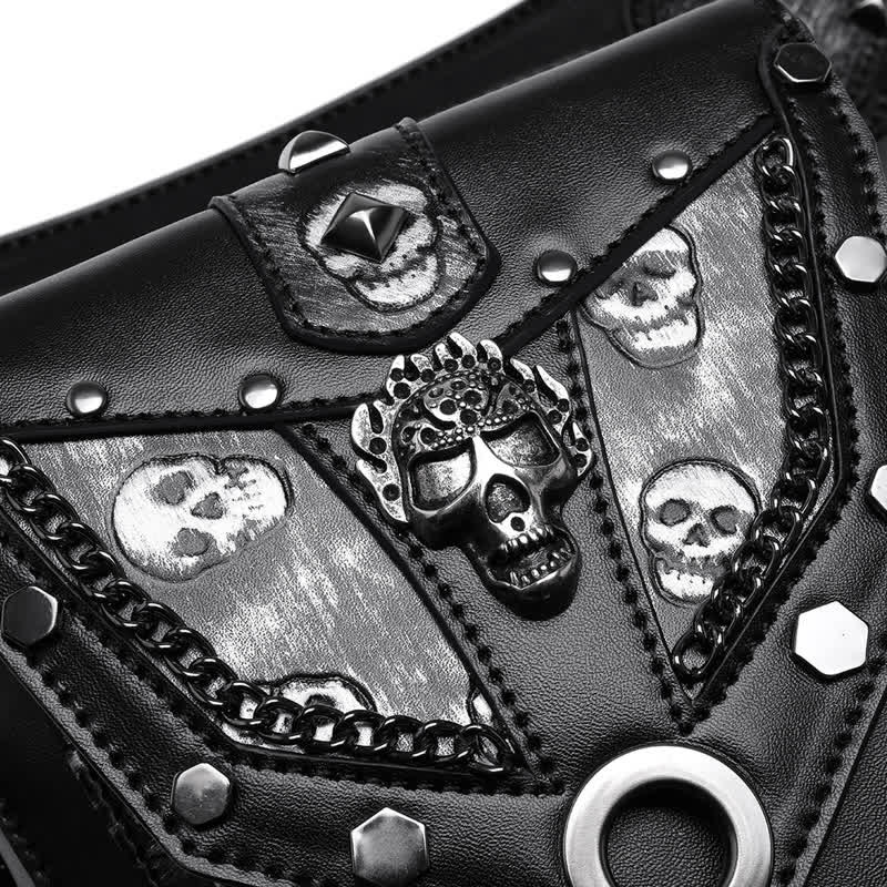 Borsa da gamba con catena Steampunk e decorazione a borchie con teschio