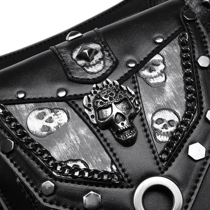 Borsa da gamba con catena Steampunk e decorazione a borchie con teschio