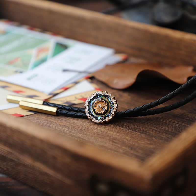Cravatta Bolo con Girasole in Stile Vintage e Dettagli in Oro
