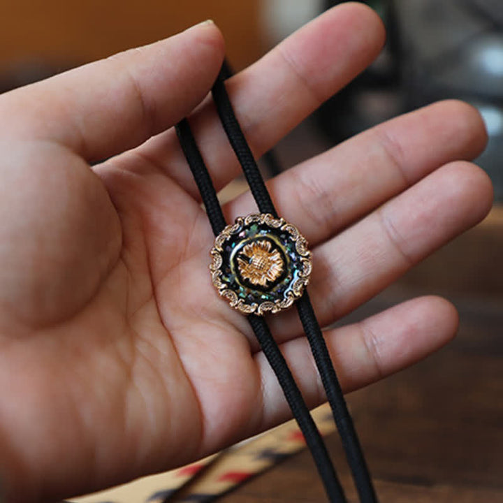 Cravatta Bolo con Girasole in Stile Vintage e Dettagli in Oro