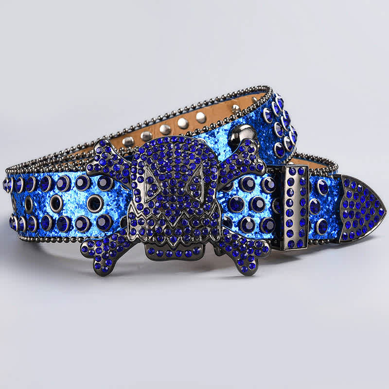 Cintura in pelle tempestata di strass di cristallo con testa di teschio