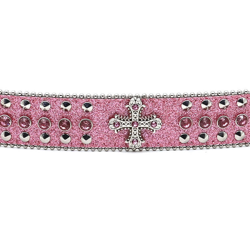 Cintura in pelle con borchie di strass e croce gotica alla moda