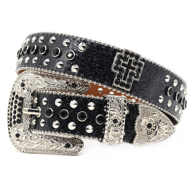 Cintura in pelle con borchie di strass e croce gotica alla moda