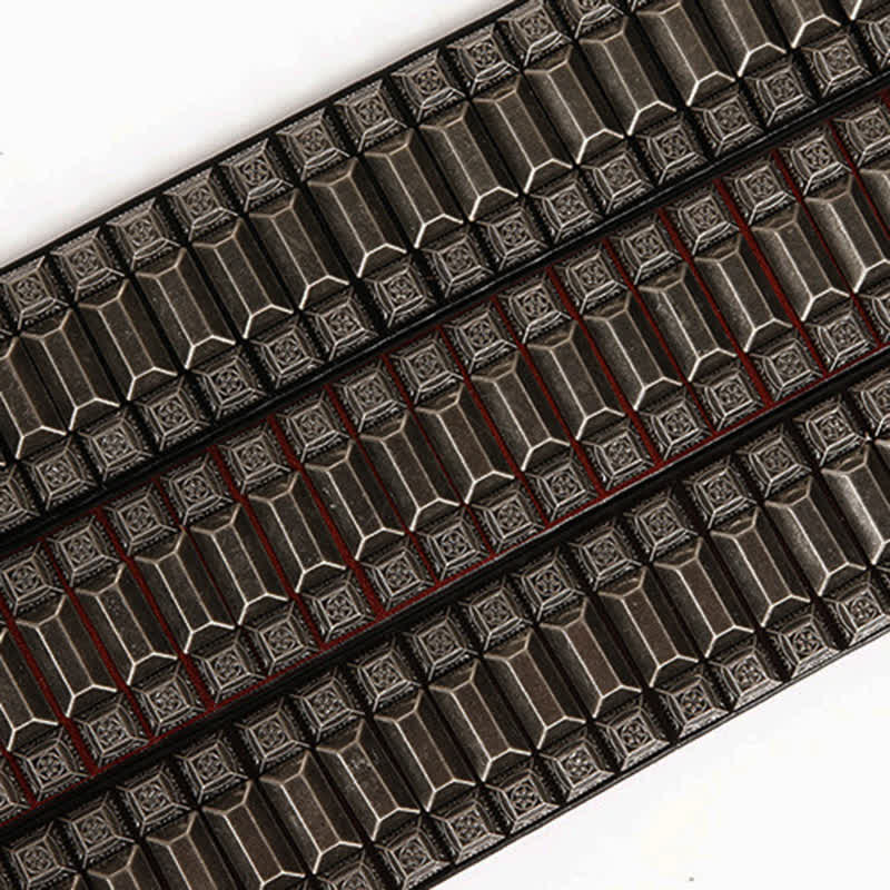 Cintura in pelle con borchie di metallo geometrico vintage