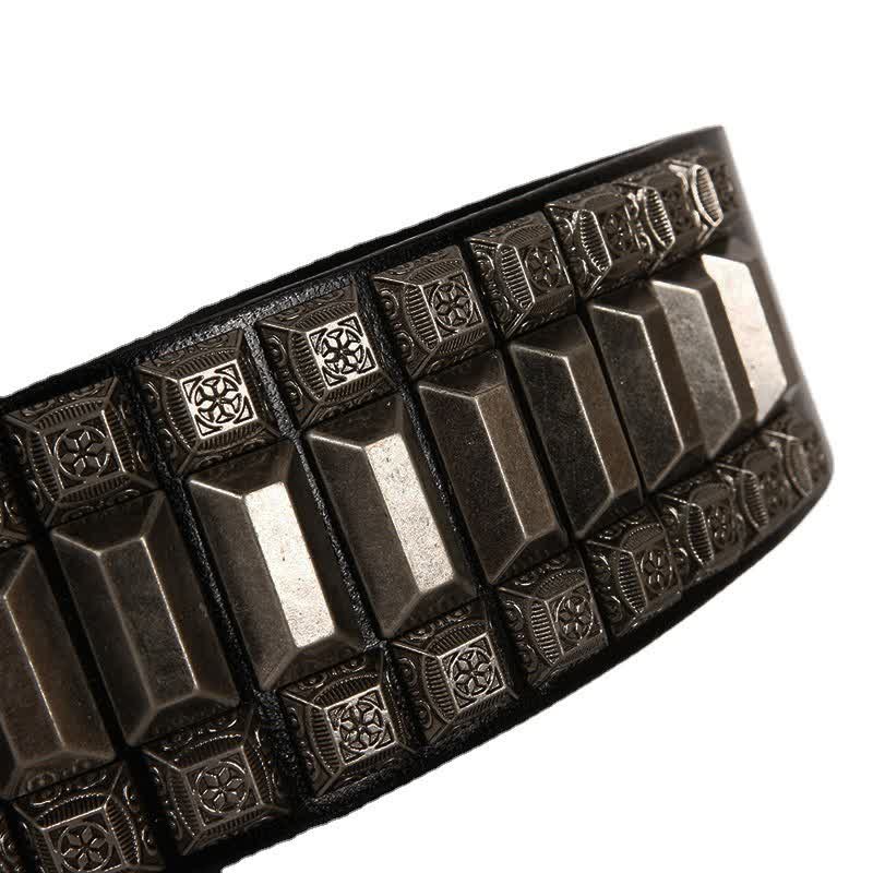 Cintura in pelle con borchie di metallo geometrico vintage