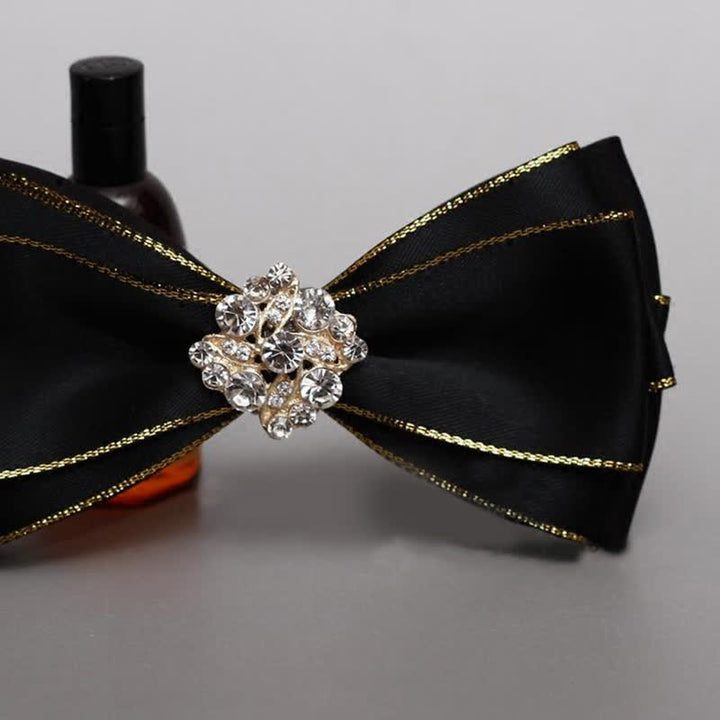 Papillon da uomo con bordo dorato e fiore di strass