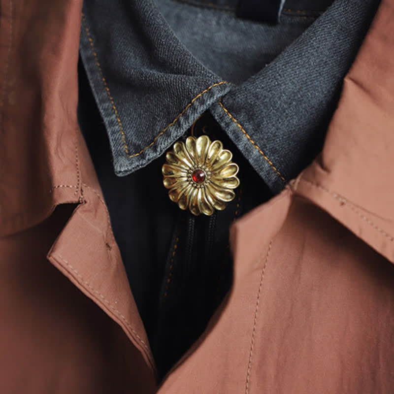 Cravatta Bolo intarsiata con smalto rosso a forma di fiore retrò