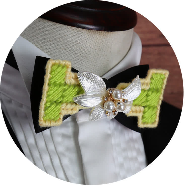 Papillon da uomo in lana intrecciata con perle e fiori di pietra