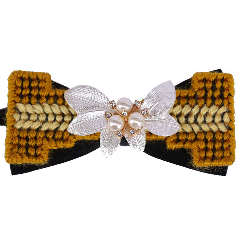 Papillon da uomo in lana intrecciata con perle e fiori di pietra