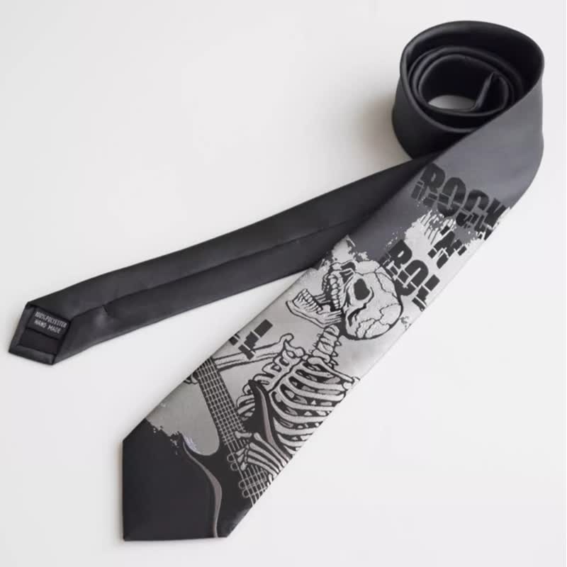 Cravatta da uomo con teschio grigio scuro stile rock punk