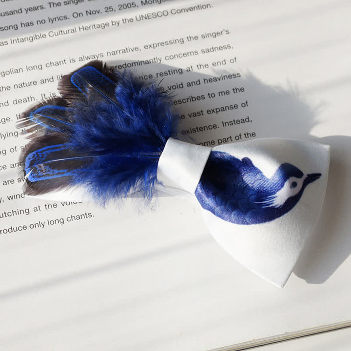 Papillon con piume di uccello blu navy e bianco puro