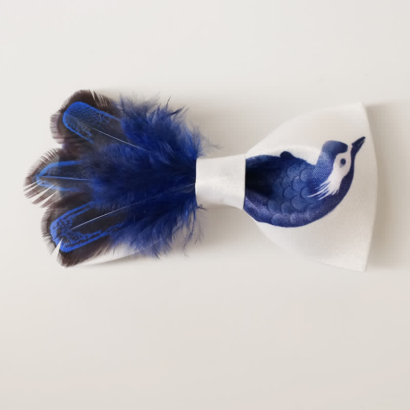 Papillon con piume di uccello blu navy e bianco puro