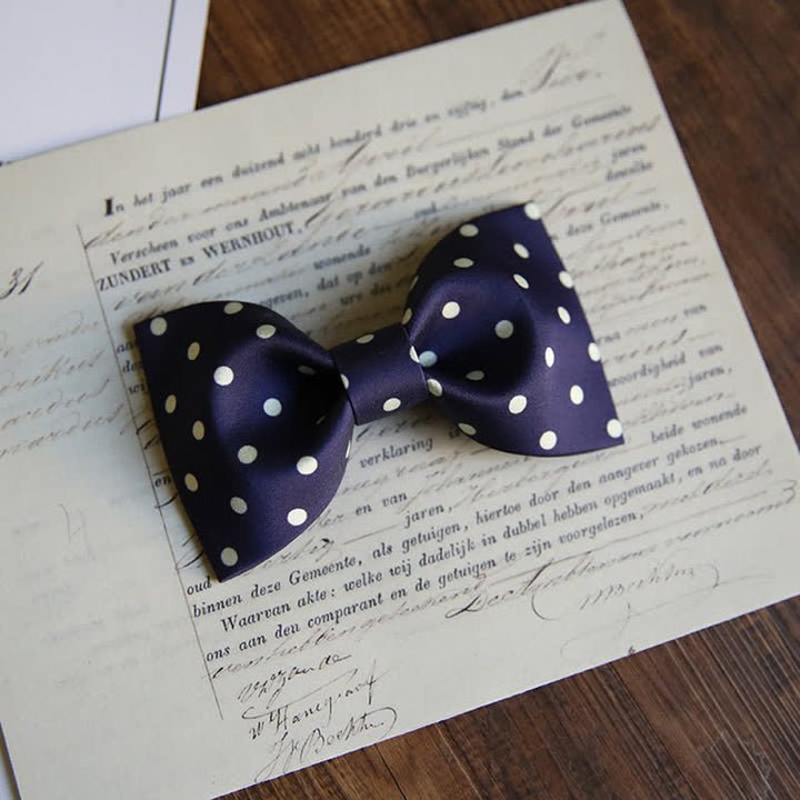 Papillon elegante a pois bianchi da uomo