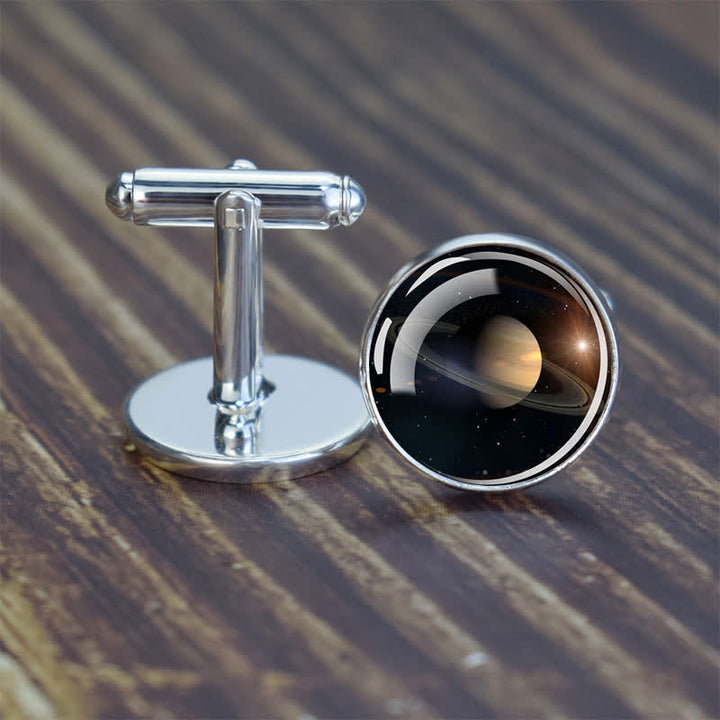 Gemelli da uomo con pianeta del sistema solare dell'universo - Saturno - image 7