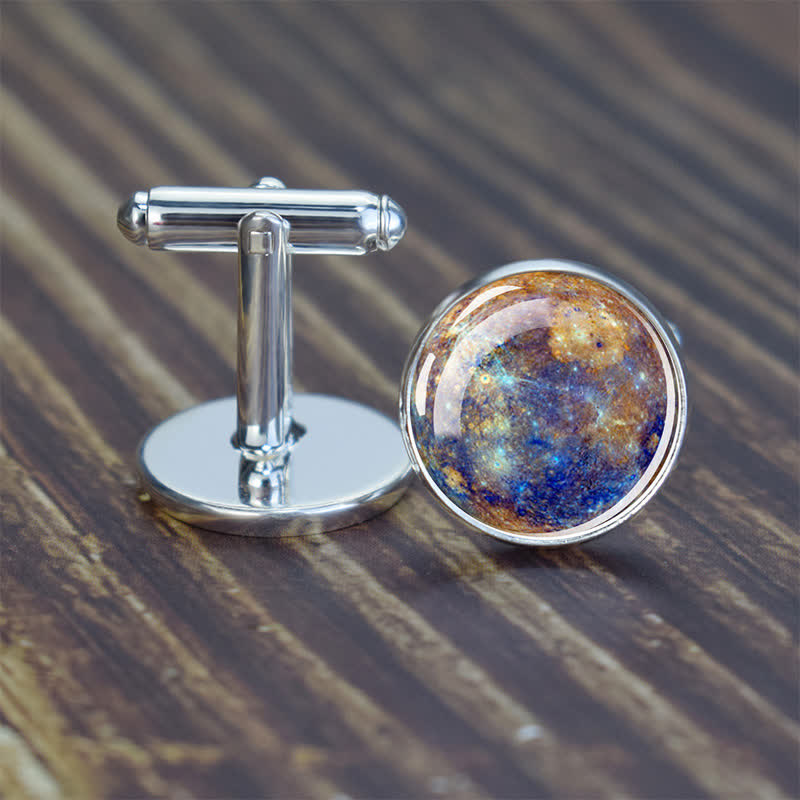 Gemelli da uomo con pianeta del sistema solare dell'universo
