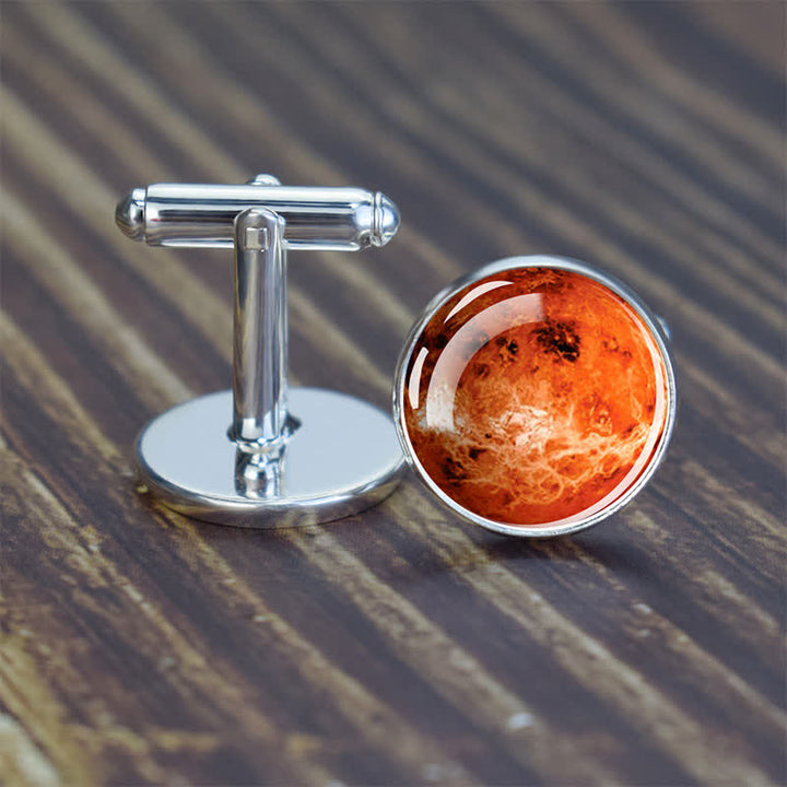 Gemelli da uomo con pianeta del sistema solare dell'universo