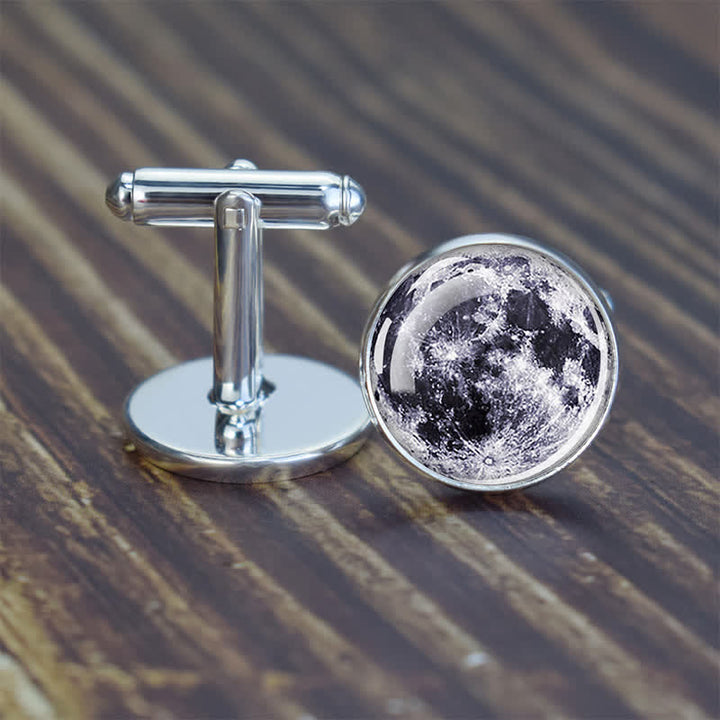 Gemelli da uomo con pianeta del sistema solare dell'universo - Luna - image 4