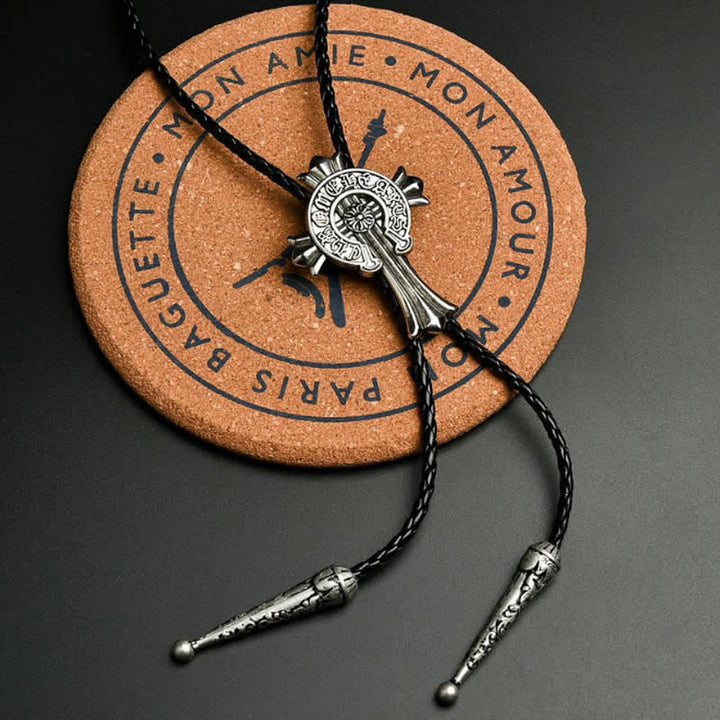 Collana con ciondolo a croce moderna, cravatta Bolo