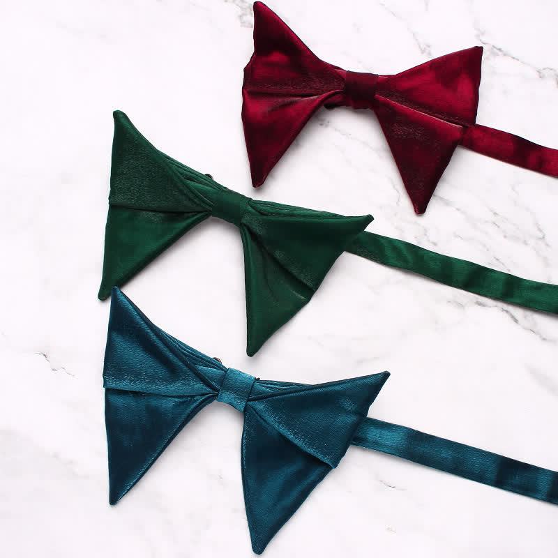 Papillon a punta oversize con design piegato lucido da uomo