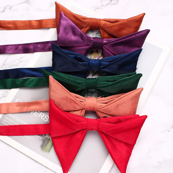 Papillon a punta oversize con design piegato lucido da uomo