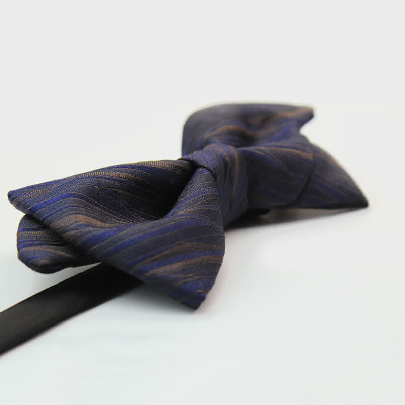 Papillon da uomo in jacquard a righe sottili blu scuro