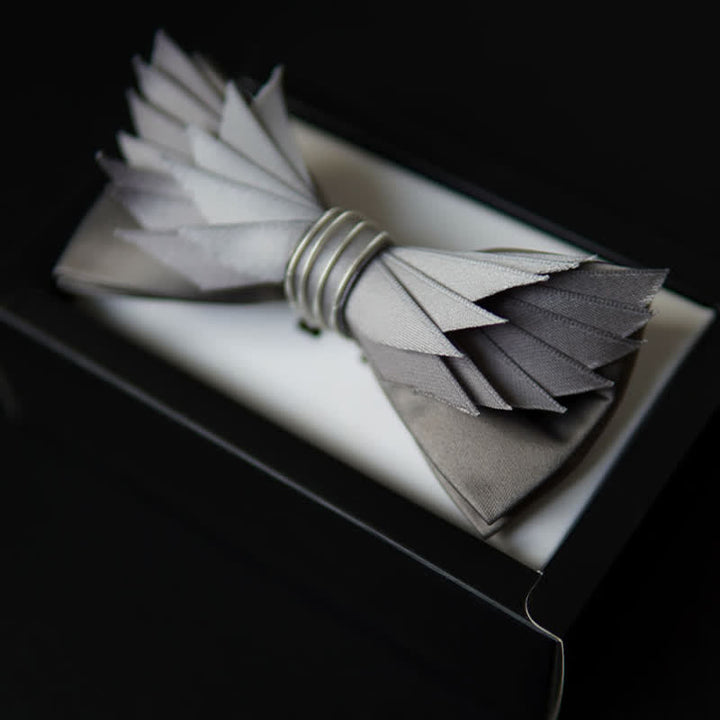 Papillon da uomo a forma di ali realistiche in argento e grigio
