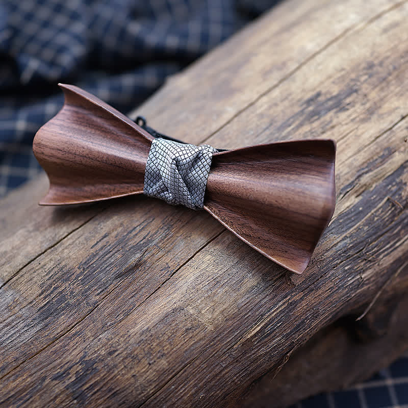 Set di 2 papillon in legno di noce nero con design 3D da uomo