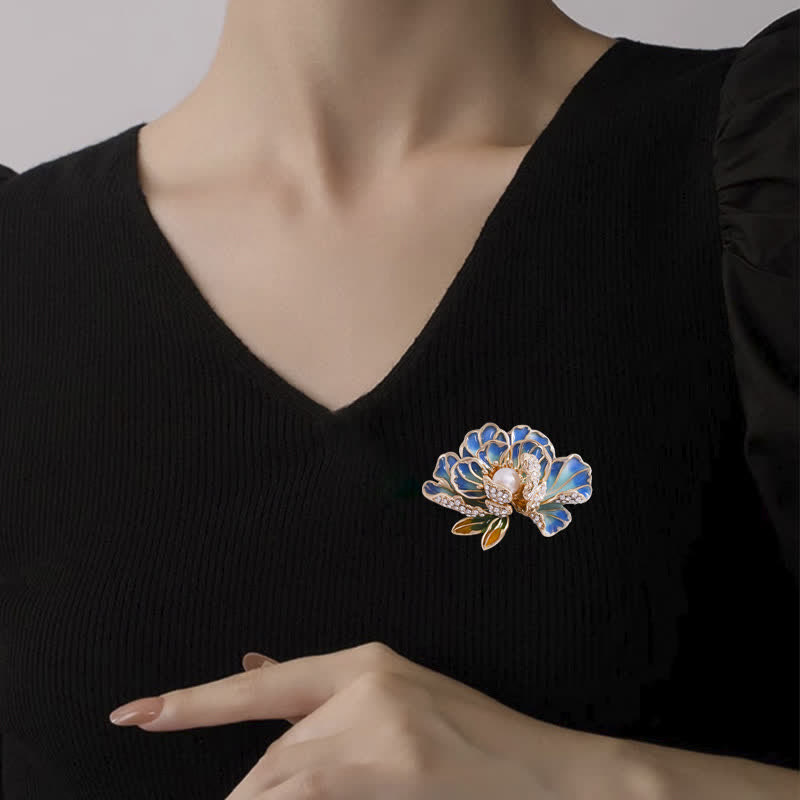 Spilla da donna con peonia smaltata e perle intarsiate