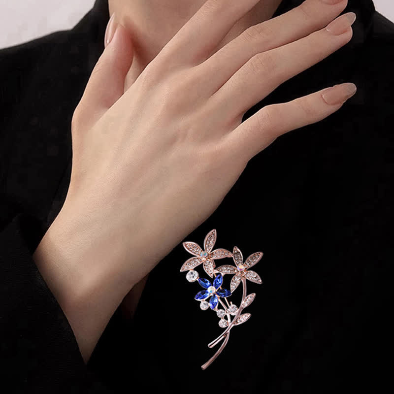 Spilla da donna con fiore di strass scintillanti