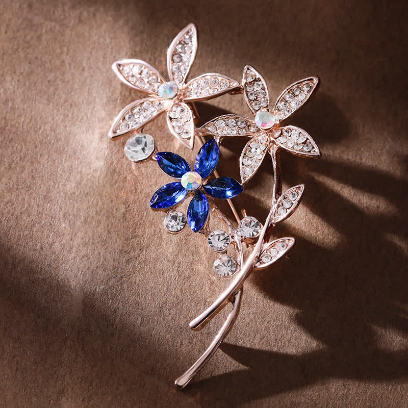 Spilla da donna con fiore di strass scintillanti