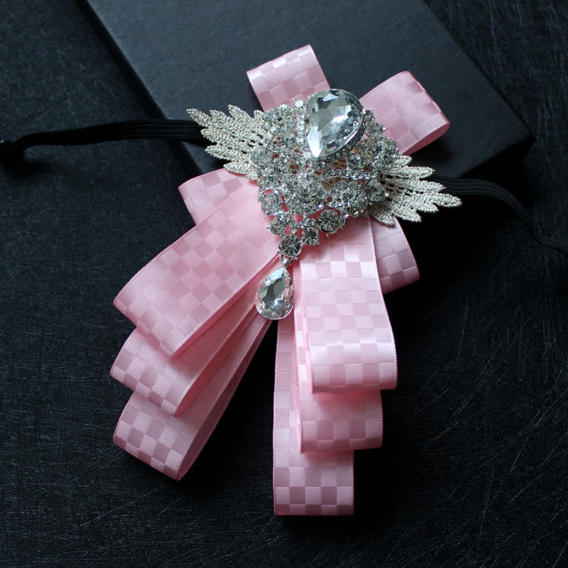 Cravatta a farfalla con nastro pendente in strass di cristallo retrò - Controllo rosa - image 16