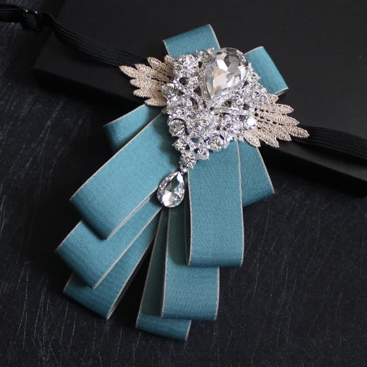 Cravatta a farfalla con nastro pendente in strass di cristallo retrò - Bordo blu cielo - image 19